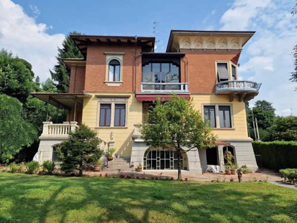 casa indipendente in vendita a Biella in zona Centro Città