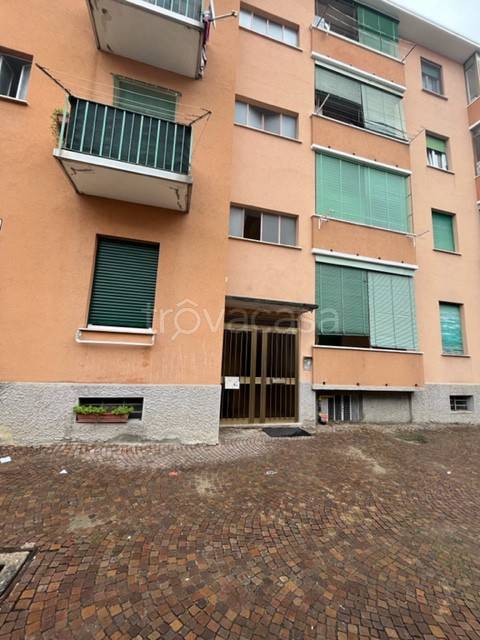 appartamento in vendita a Biella in zona Centro Città