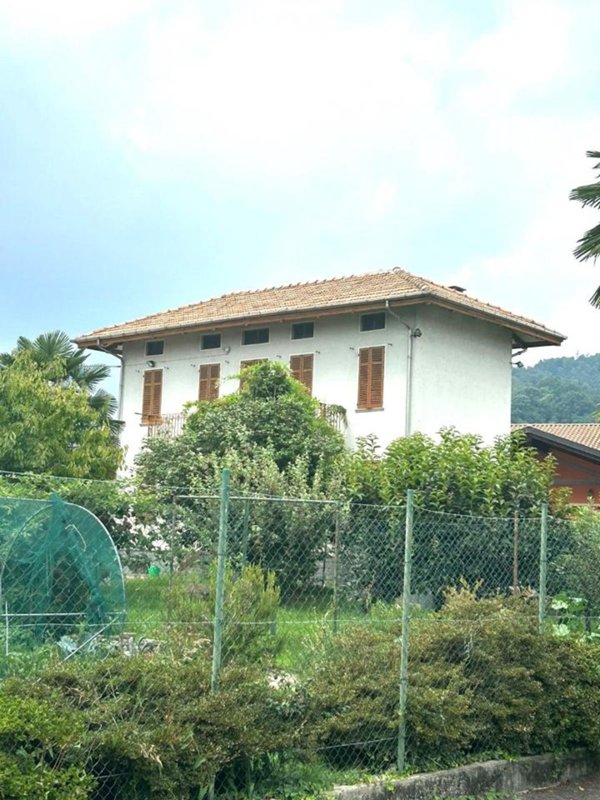 casa indipendente in vendita a Biella