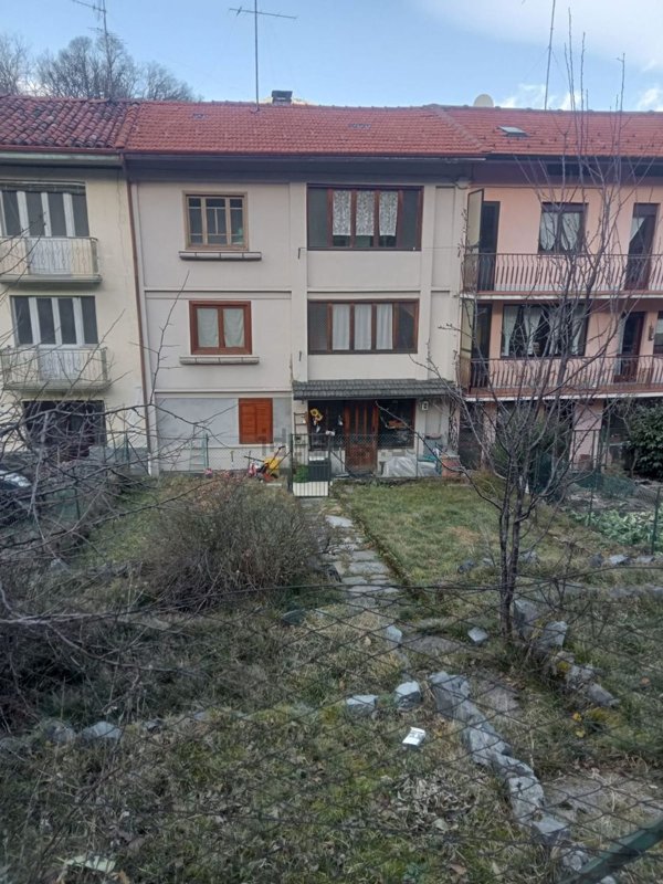 casa indipendente in vendita a Biella
