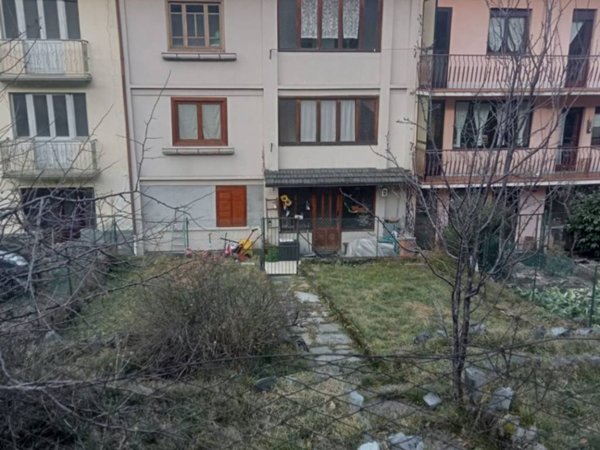 casa indipendente in vendita a Biella