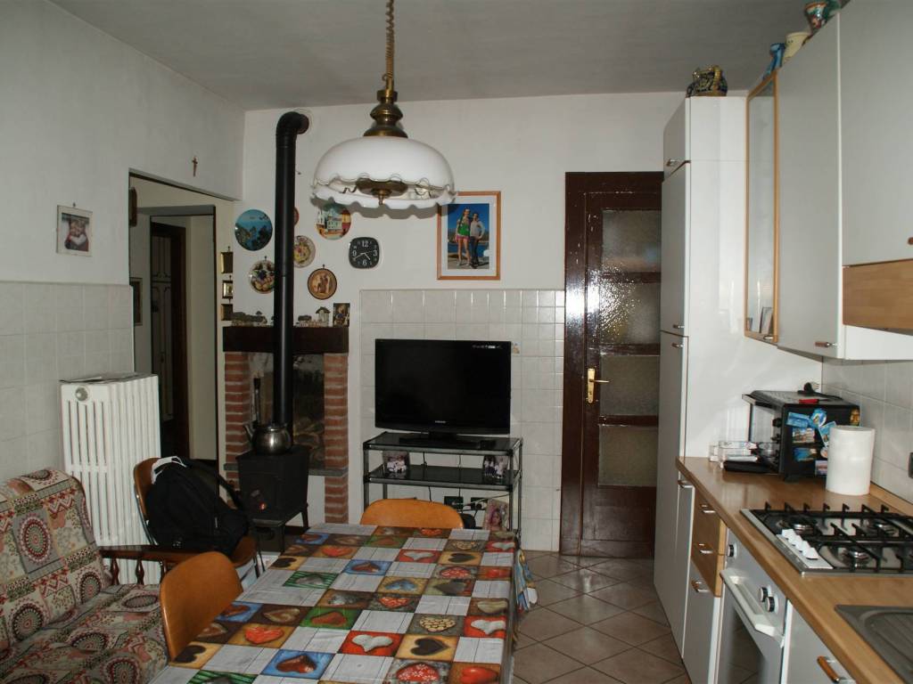 casa indipendente in vendita a Biella in zona Chiavazza