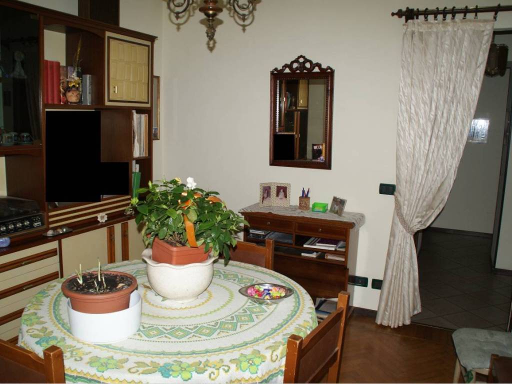 casa indipendente in vendita a Biella in zona Chiavazza