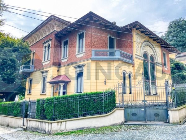 casa indipendente in vendita a Biella in zona Centro Città