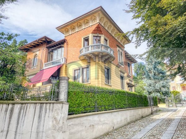 casa indipendente in vendita a Biella in zona Centro Città