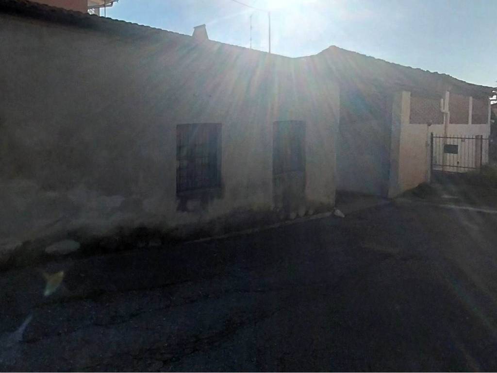 locale commerciale in vendita a Biella in zona Chiavazza