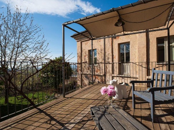 casa indipendente in vendita a Biella in zona Piazzo