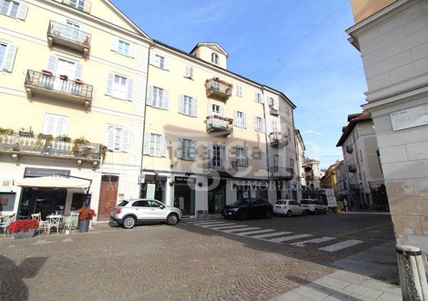 negozio in vendita a Biella in zona Centro Città