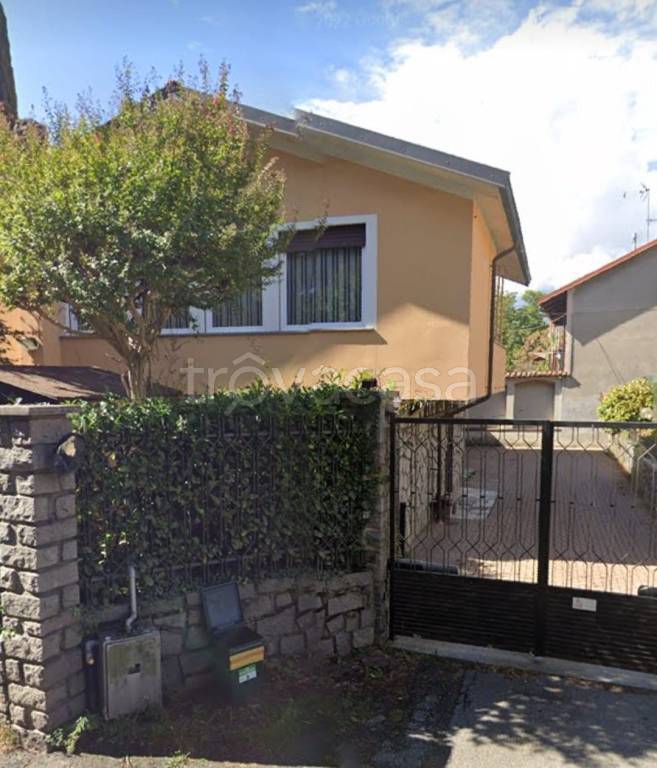 casa indipendente in vendita a Biella in zona Via Pietro Micca