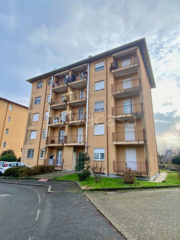 appartamento in vendita a Biella in zona Pavignano