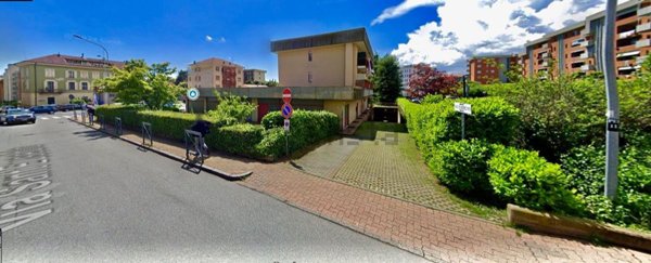 locale di sgombero in vendita a Biella