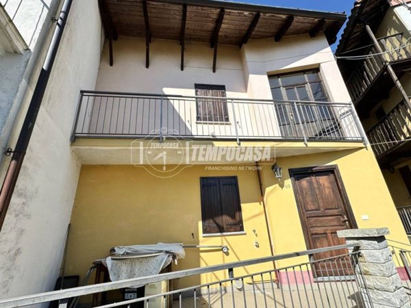 casa indipendente in vendita a Biella in zona Favaro