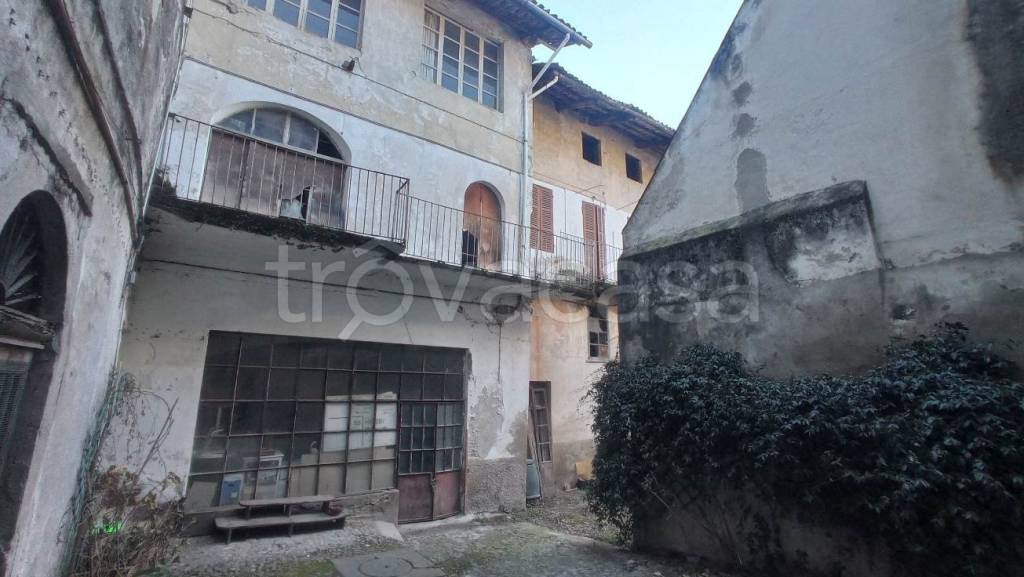 appartamento in vendita a Biella in zona Centro Città