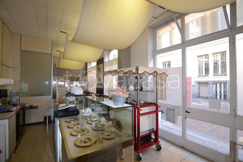 negozio in vendita a Biella in zona Centro Città