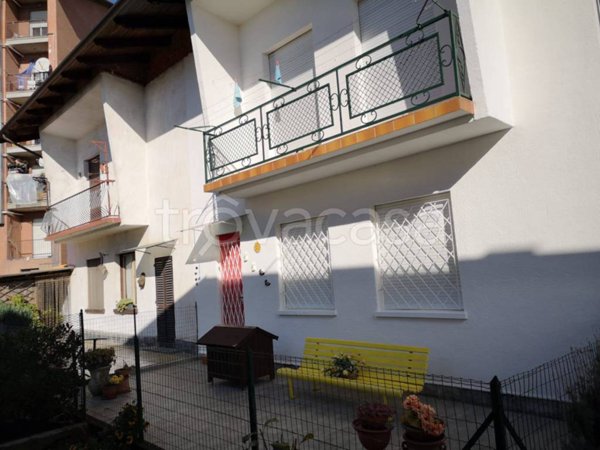 casa indipendente in vendita a Biella in zona Pavignano