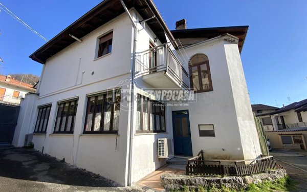 appartamento in vendita a Biella in zona Chiavazza