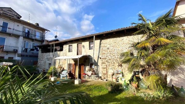 casa indipendente in vendita a Biella in zona Chiavazza