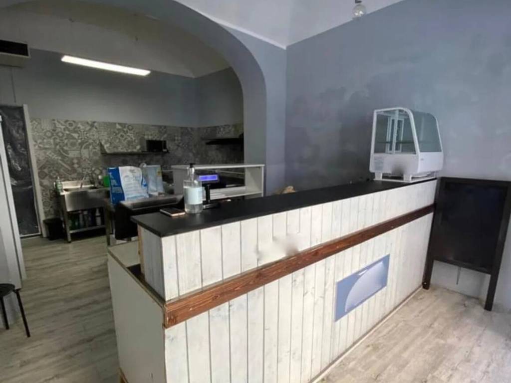 negozio in vendita a Biella in zona Centro Città