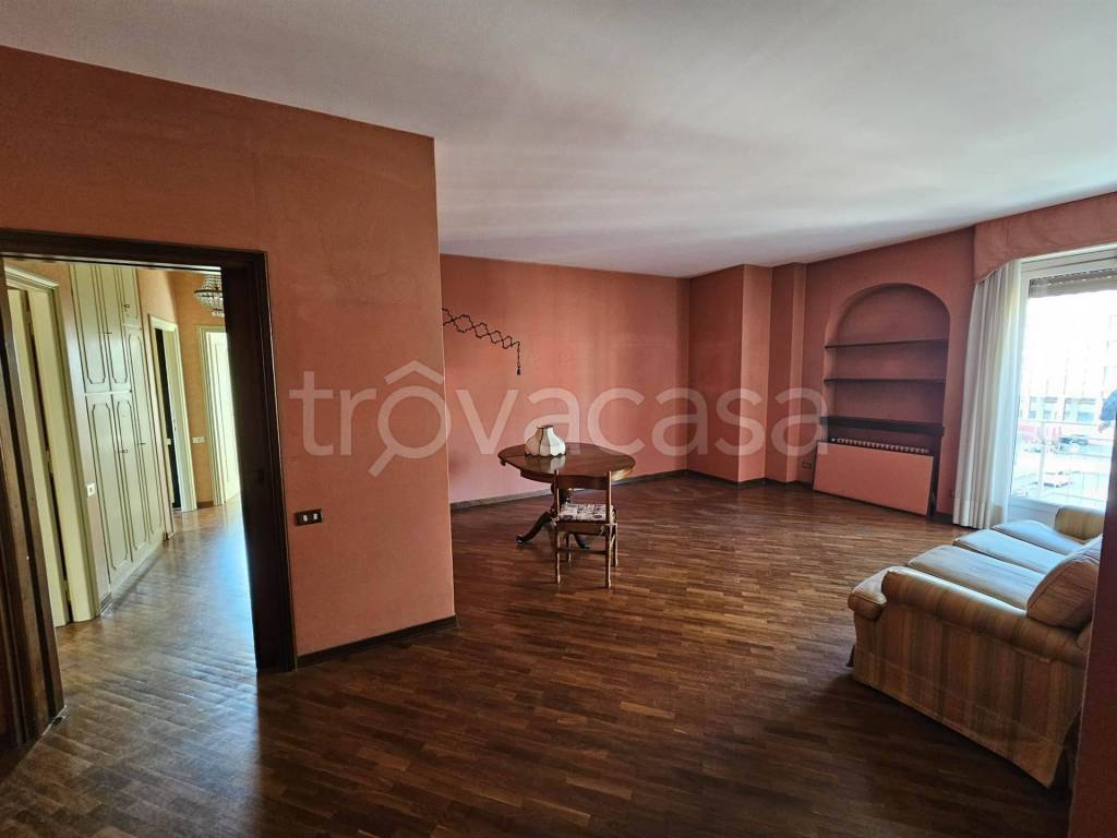 appartamento in vendita a Biella in zona Centro Città