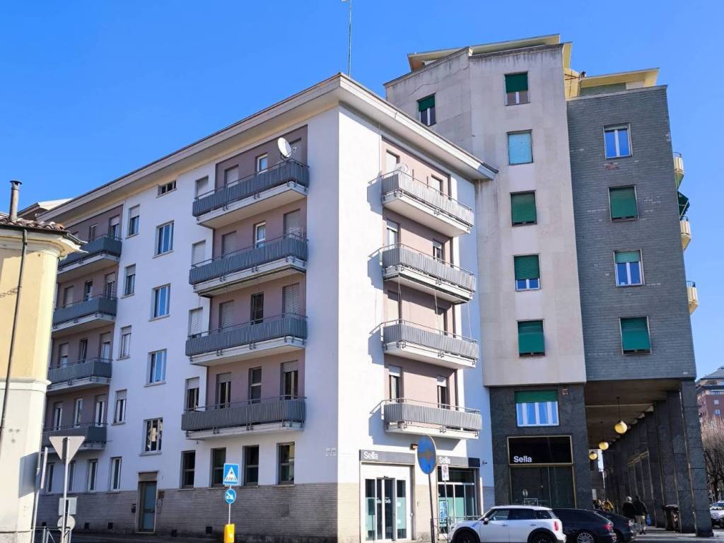 appartamento in vendita a Biella in zona Centro Città