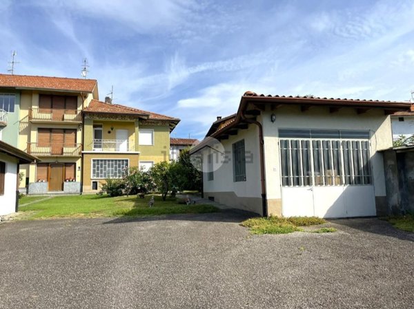 casa semindipendente in vendita a Biella in zona Oropa