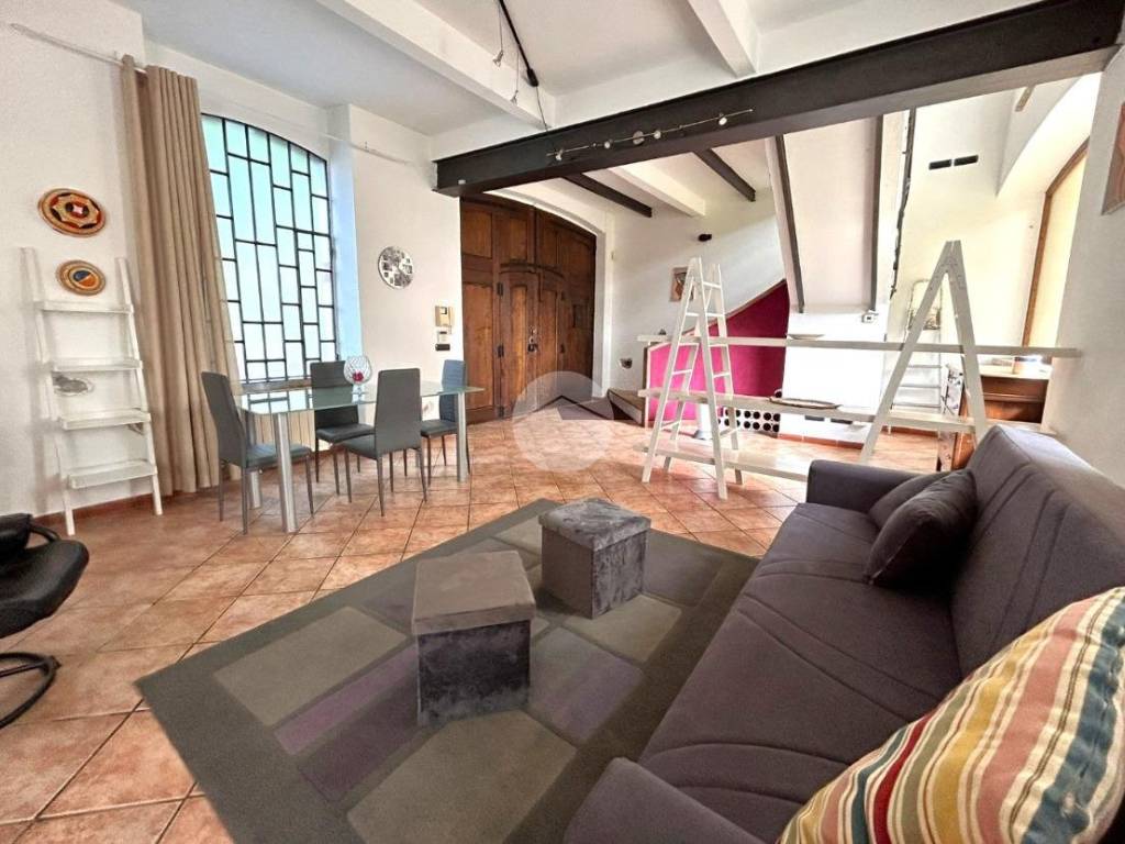 casa indipendente in vendita a Biella in zona Cossila