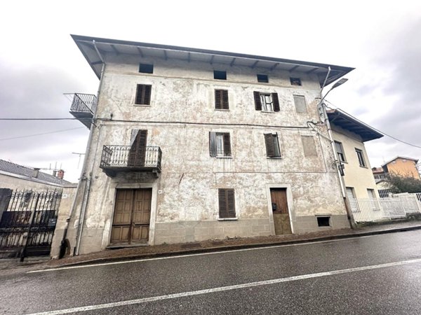casa indipendente in vendita a Biella in zona Pavignano