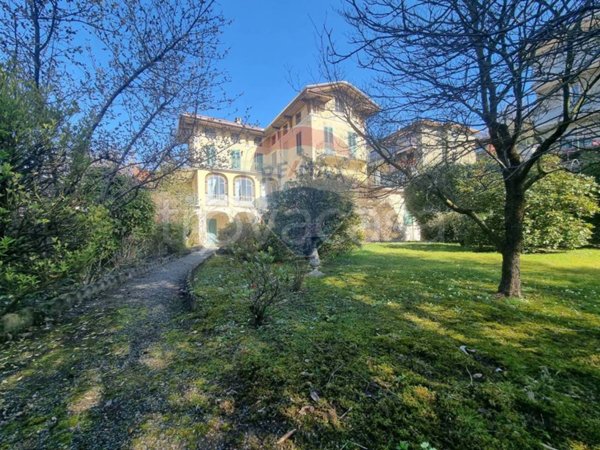 casa indipendente in vendita a Biella in zona Oropa