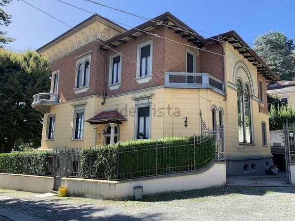 casa indipendente in vendita a Biella