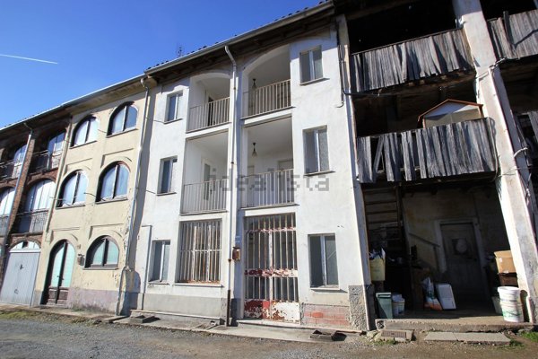 casa indipendente in vendita a Biella