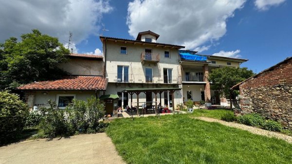 casa indipendente in vendita a Biella in zona Vandorno