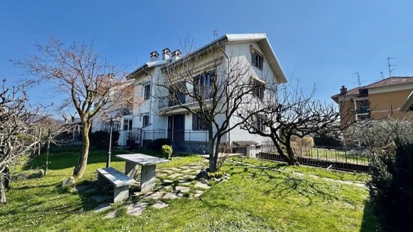 casa indipendente in vendita a Biella in zona Vaglio