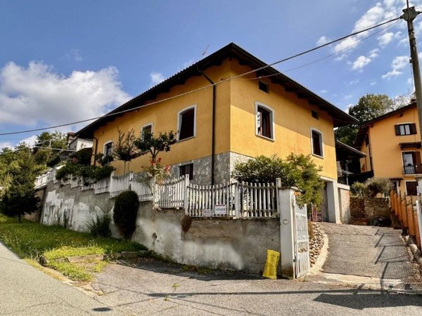 casa indipendente in vendita a Biella in zona Pavignano