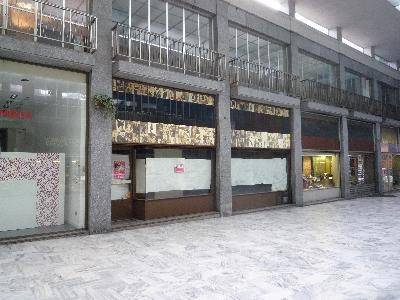 negozio in vendita a Biella in zona Centro Città