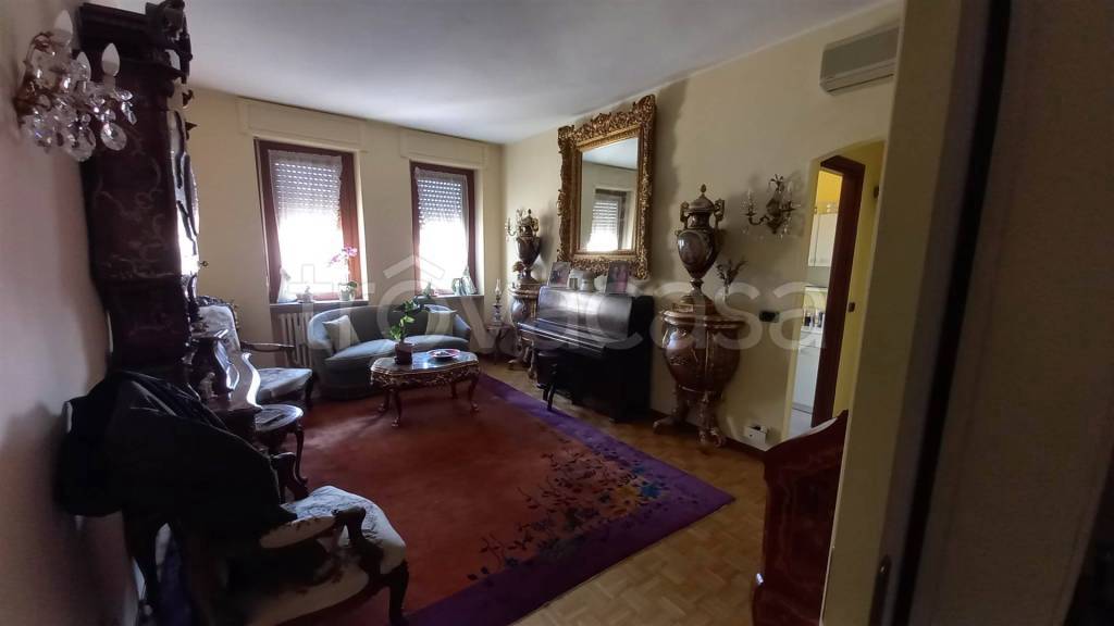 appartamento in vendita a Biella in zona Centro Città