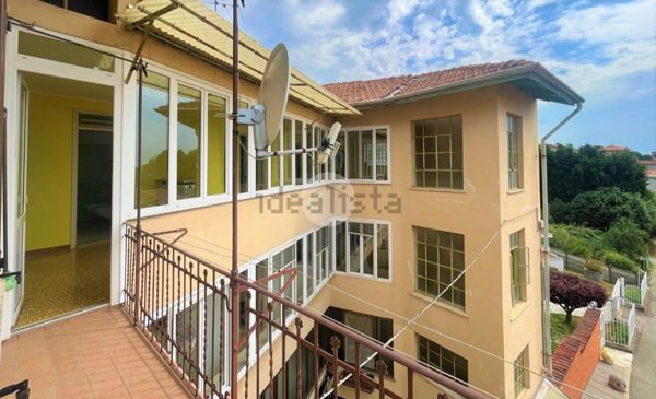 appartamento in vendita a Biella in zona Centro Città