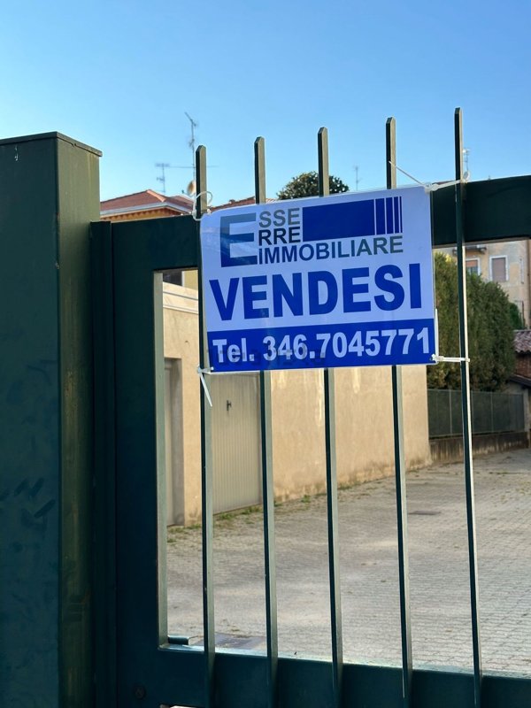 appartamento in vendita a Biella in zona Chiavazza