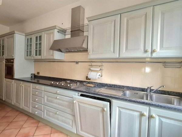 appartamento in vendita a Biella in zona Centro Città
