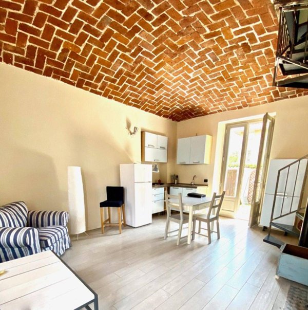 casa indipendente in vendita a Biella in zona Chiavazza