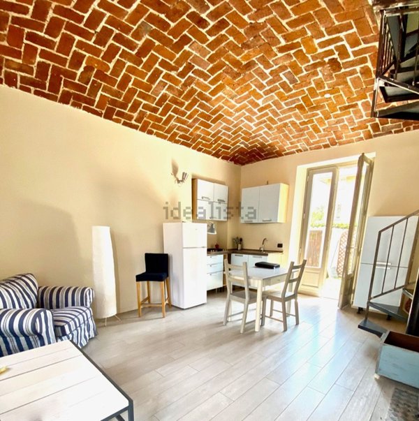 casa indipendente in vendita a Biella in zona Chiavazza