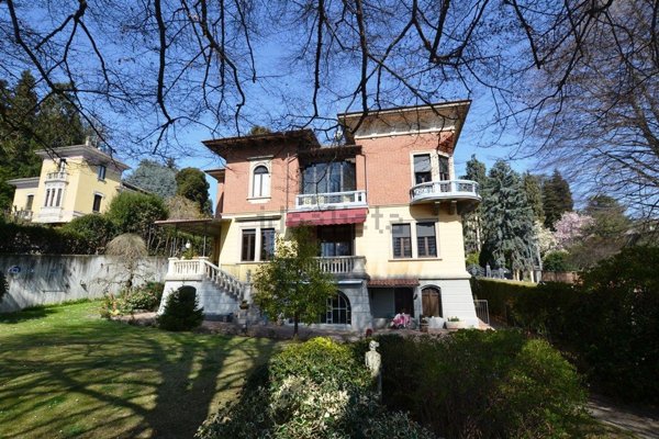 casa indipendente in vendita a Biella in zona Centro Città