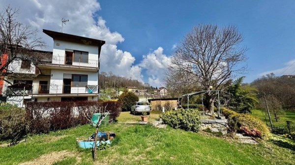 casa indipendente in vendita a Biella in zona Vandorno