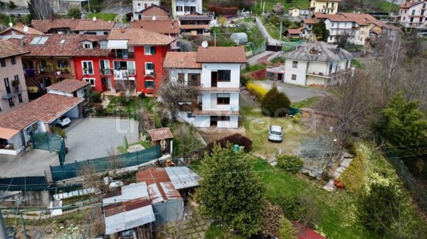 casa indipendente in vendita a Biella in zona Vandorno