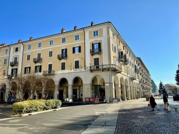 appartamento in vendita a Biella in zona Centro Città