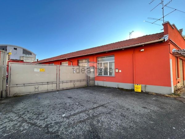 capannone in vendita a Biella in zona Chiavazza