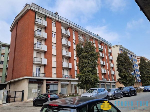 appartamento in vendita a Biella in zona Centro Città