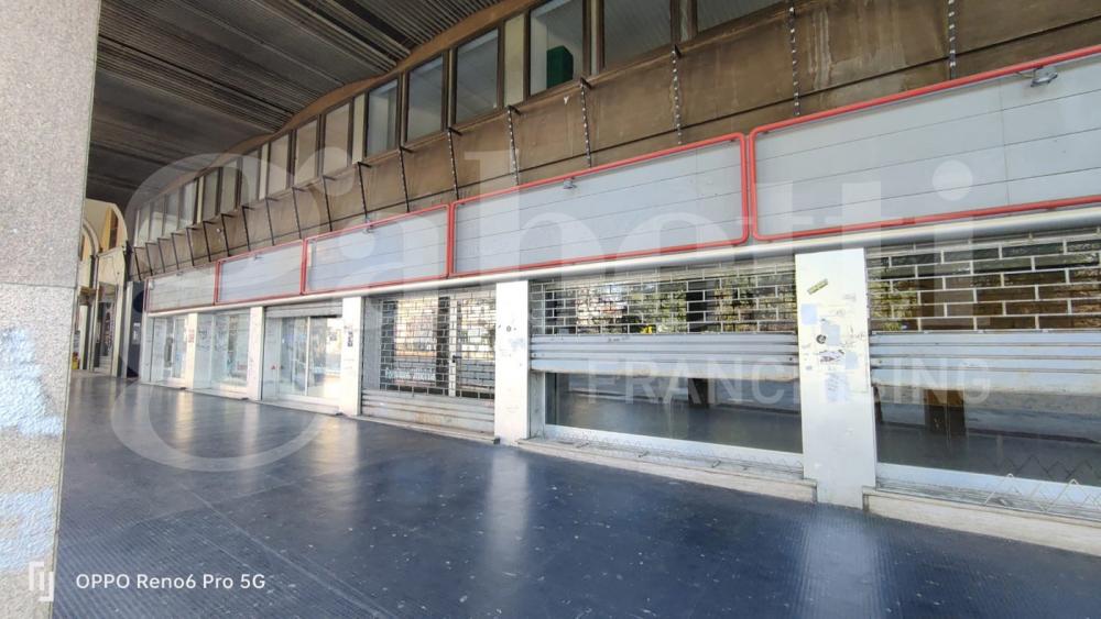 locale di sgombero in vendita a Biella