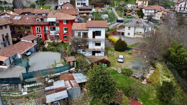 casa indipendente in vendita a Biella in zona Vandorno