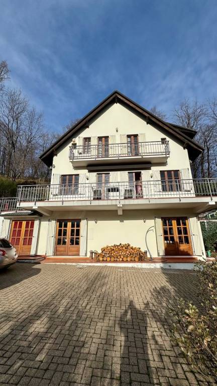 casa indipendente in vendita a Biella in zona Vandorno