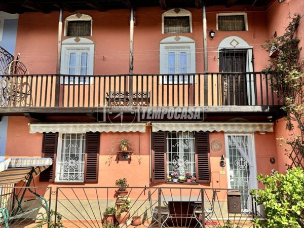 casa indipendente in vendita a Biella in zona Barazzetto